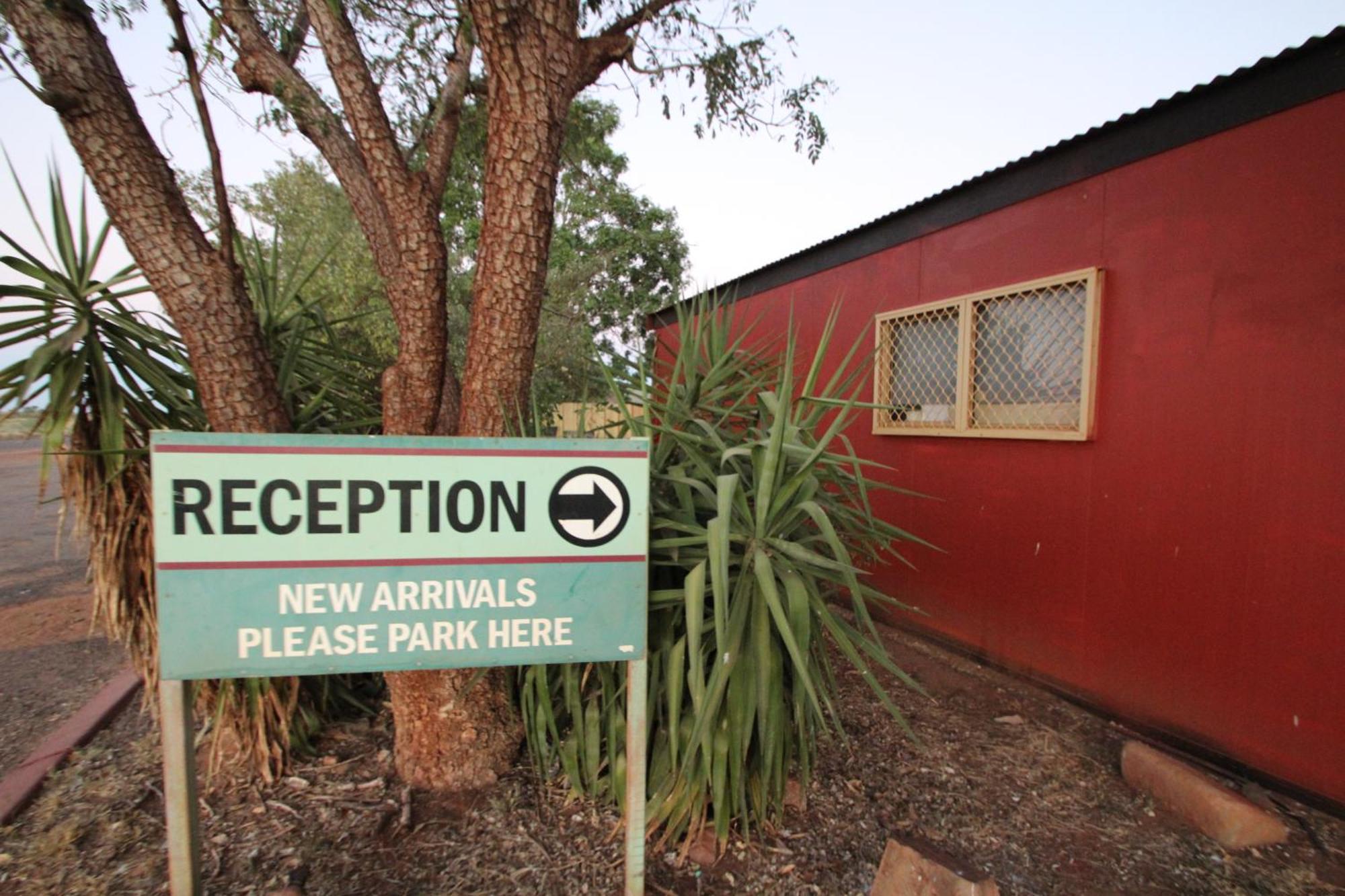 Aaok Karratha Caravan Park Luaran gambar